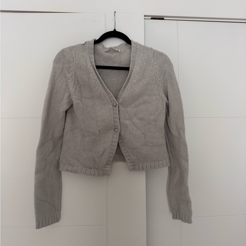Abercrombie & Fitch Light Gray V‑Neck Button Front Cardigan
